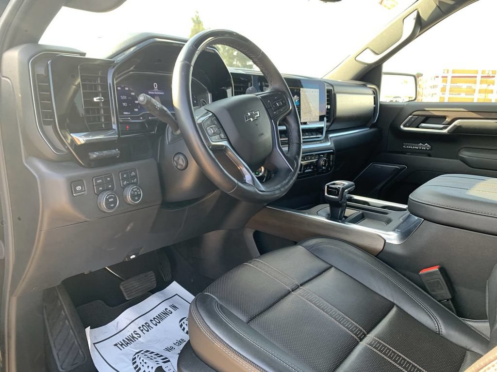 Certified 2025 Chevrolet Silverado 1500 High Country w/ Midnight Edition AWD/4WD image 8