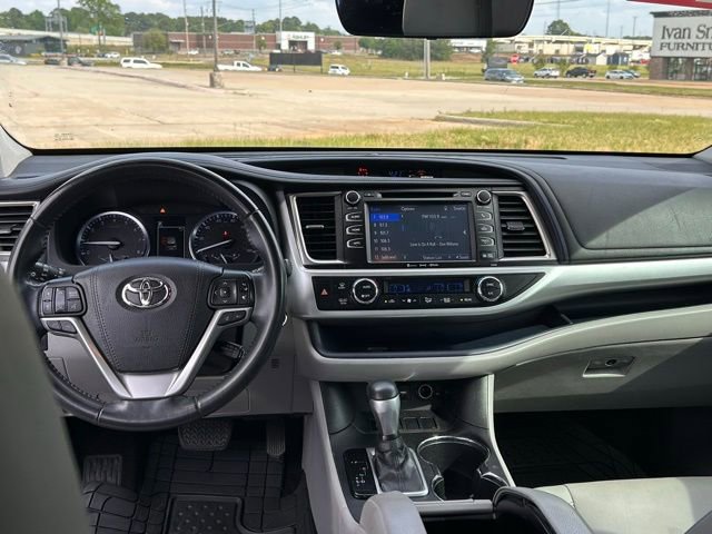 Used 2019 Toyota Highlander XLE FWD image 33