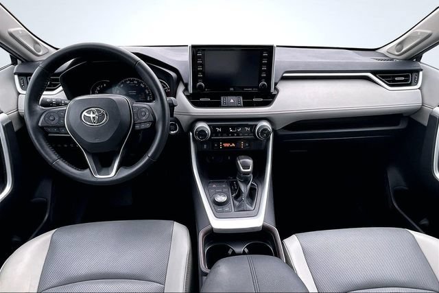 Used 2020 Toyota RAV4 Limited AWD/4WD image 7