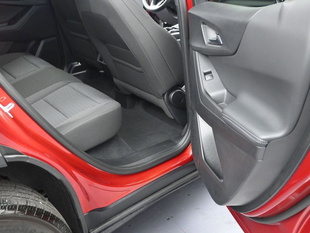 Used 2026 Chevrolet Equinox LT FWD image 15