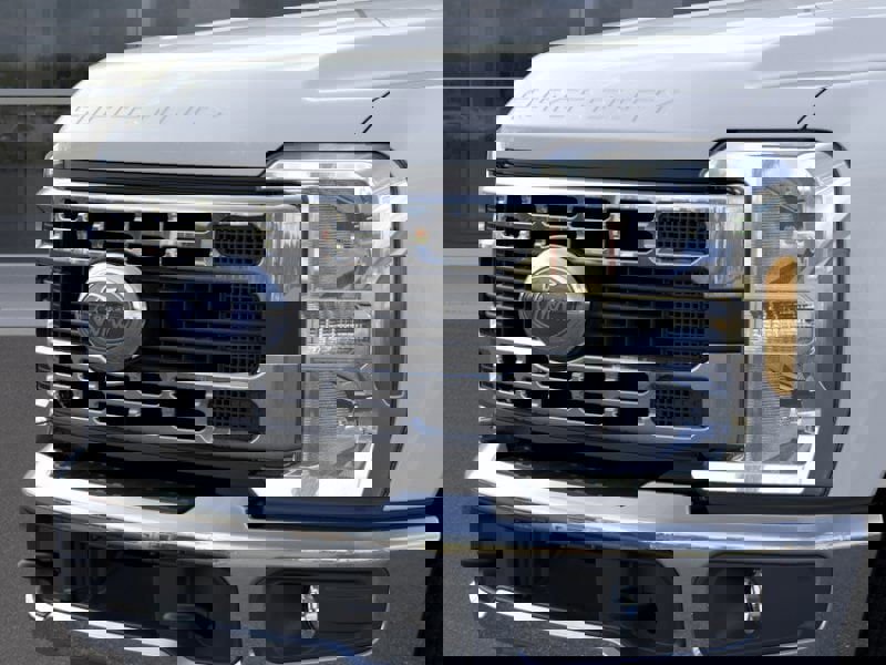 New 2025 Ford F250 XLT image 17