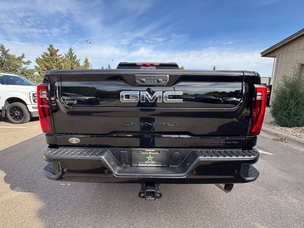 Used 2026 GMC Sierra 3500 Denali Ultimate w/ LPO, Black Badging Package AWD/4WD image 9