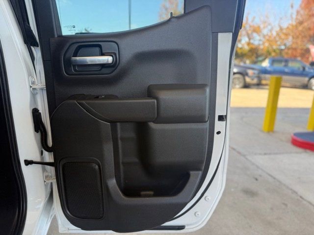 Used 2020 Chevrolet Silverado 1500 LT w/ Convenience Package image 18