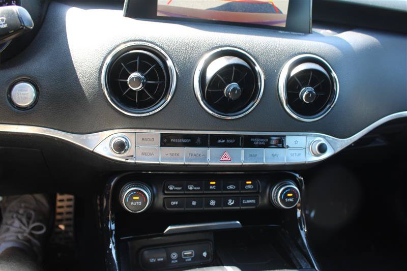 Used 2021 Kia Stinger GT-Line w/ Sun & Sound Package RWD image 15