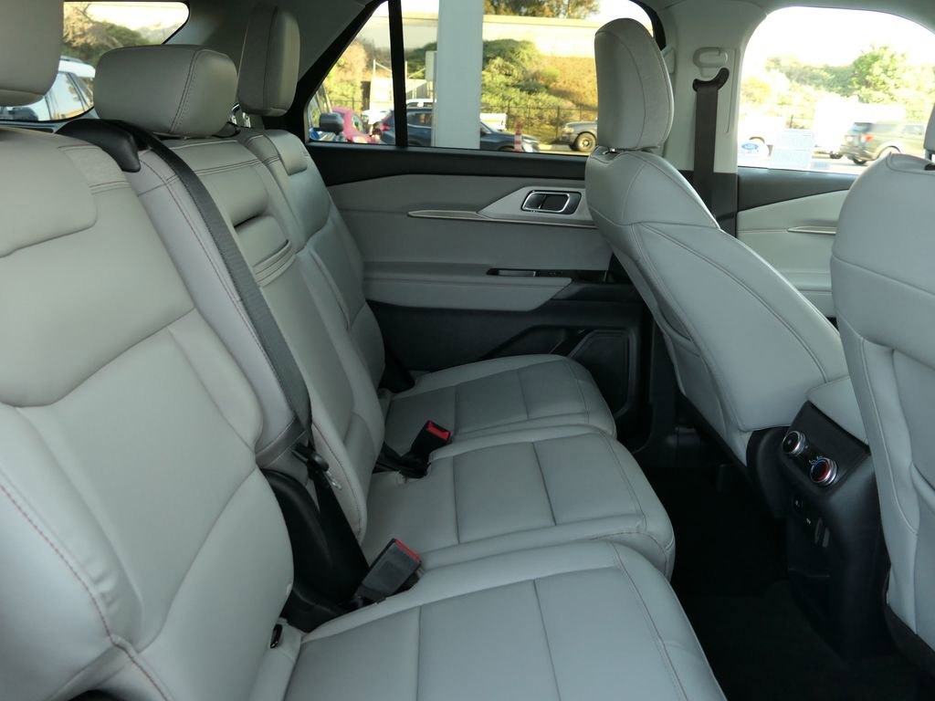 Used 2026 Ford Explorer Active w/ Active Comfort Package image 26