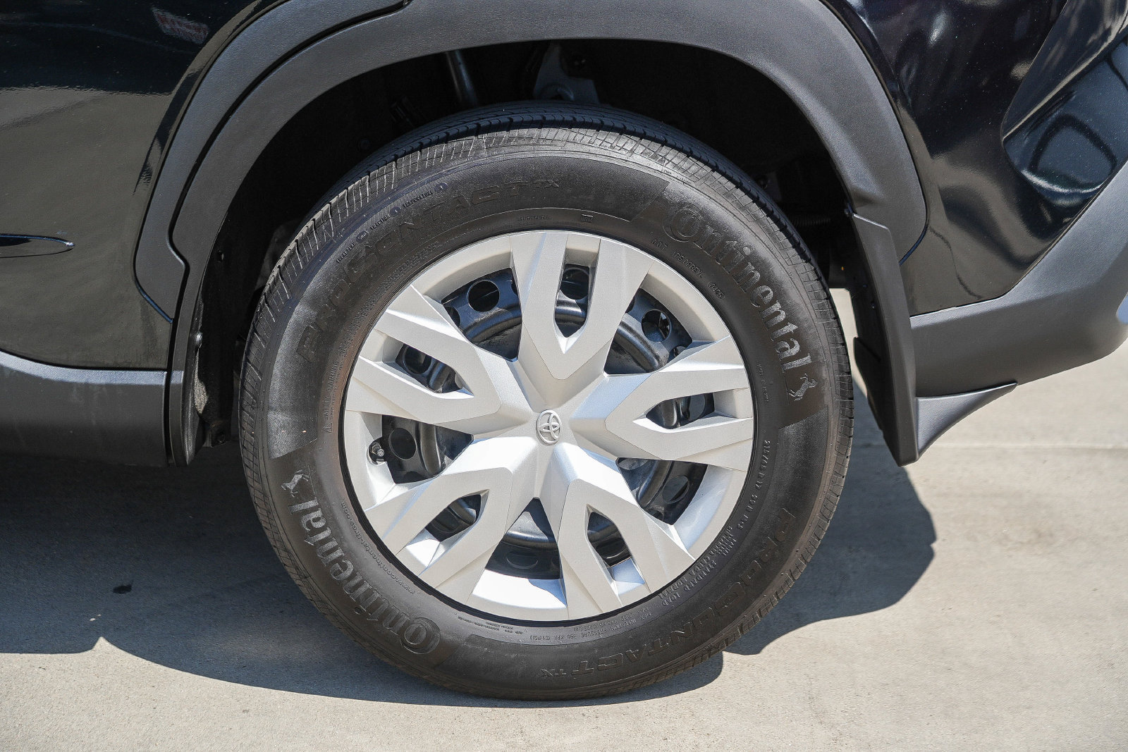 Certified 2025 Toyota Corolla Cross L FWD image 10