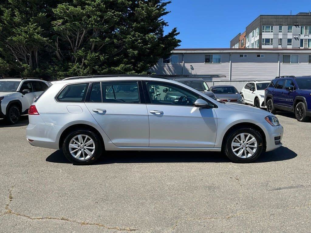 Used 2016 Volkswagen Golf S FWD image 9