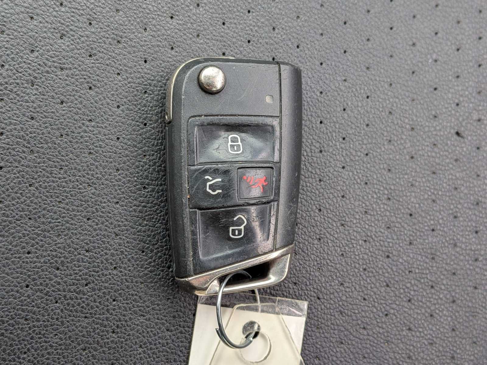 Used 2019 Volkswagen Tiguan SE AWD/4WD image 34