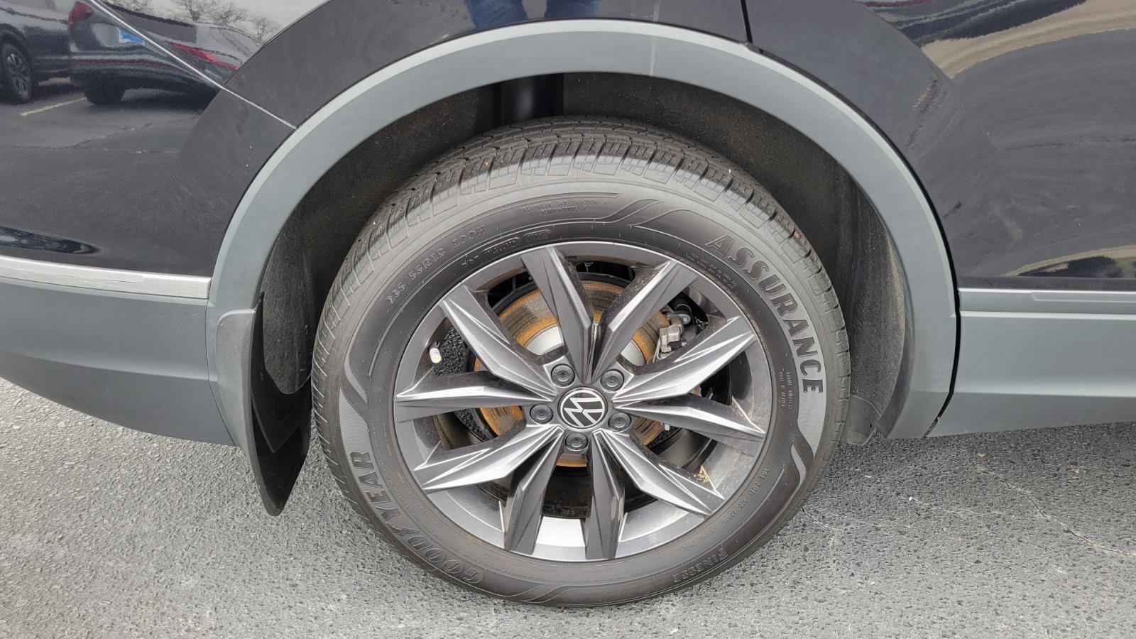 Certified 2023 Volkswagen Tiguan SE image 15