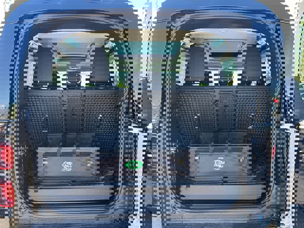 Used 2025 Land Rover Defender 90 S AWD/4WD image 28