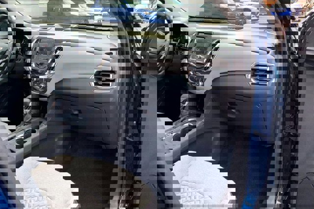 Used 2022 Chevrolet Equinox LS image 16