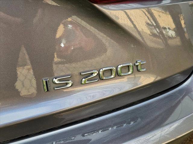 Used 2016 Lexus IS 200t image 9