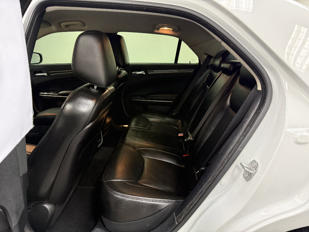 Used 2021 Chrysler 300 Touring L RWD image 19