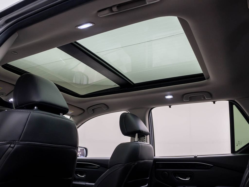 Certified 2024 Honda Pilot Touring image 18