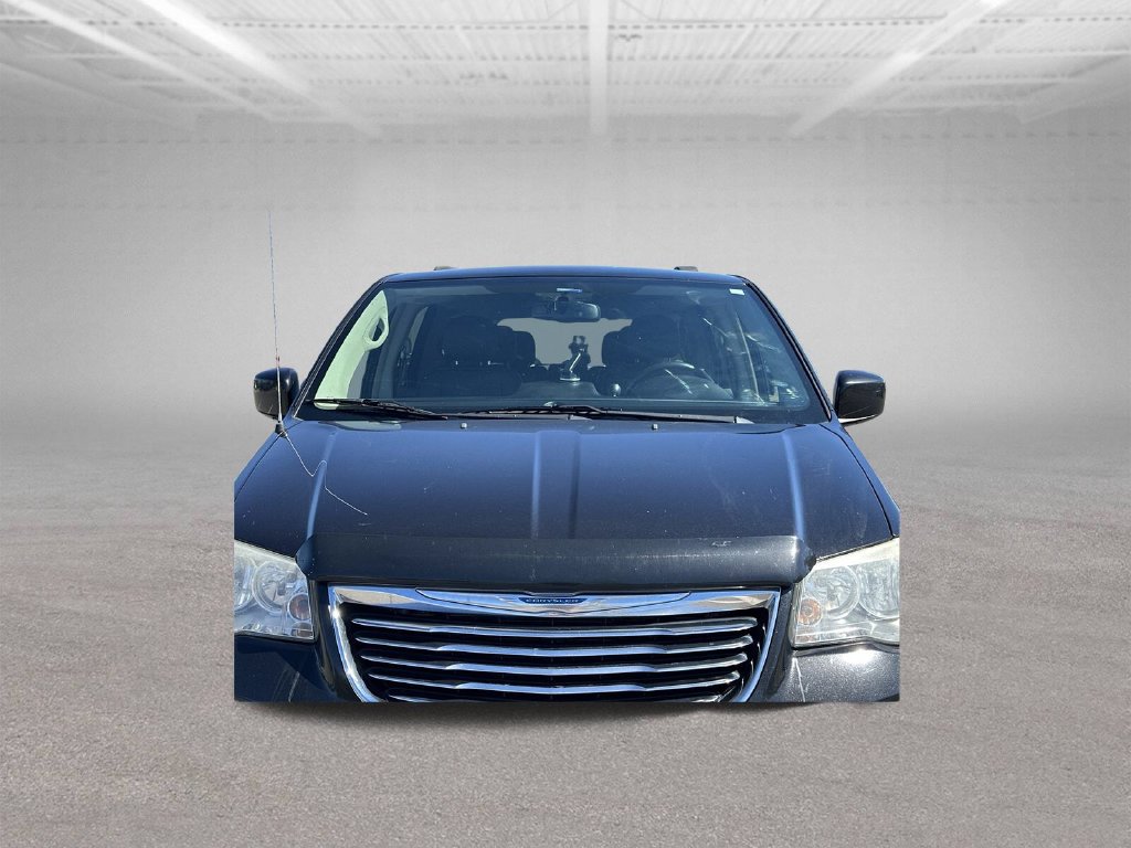 Used 2014 Chrysler Town & Country Touring FWD image 40