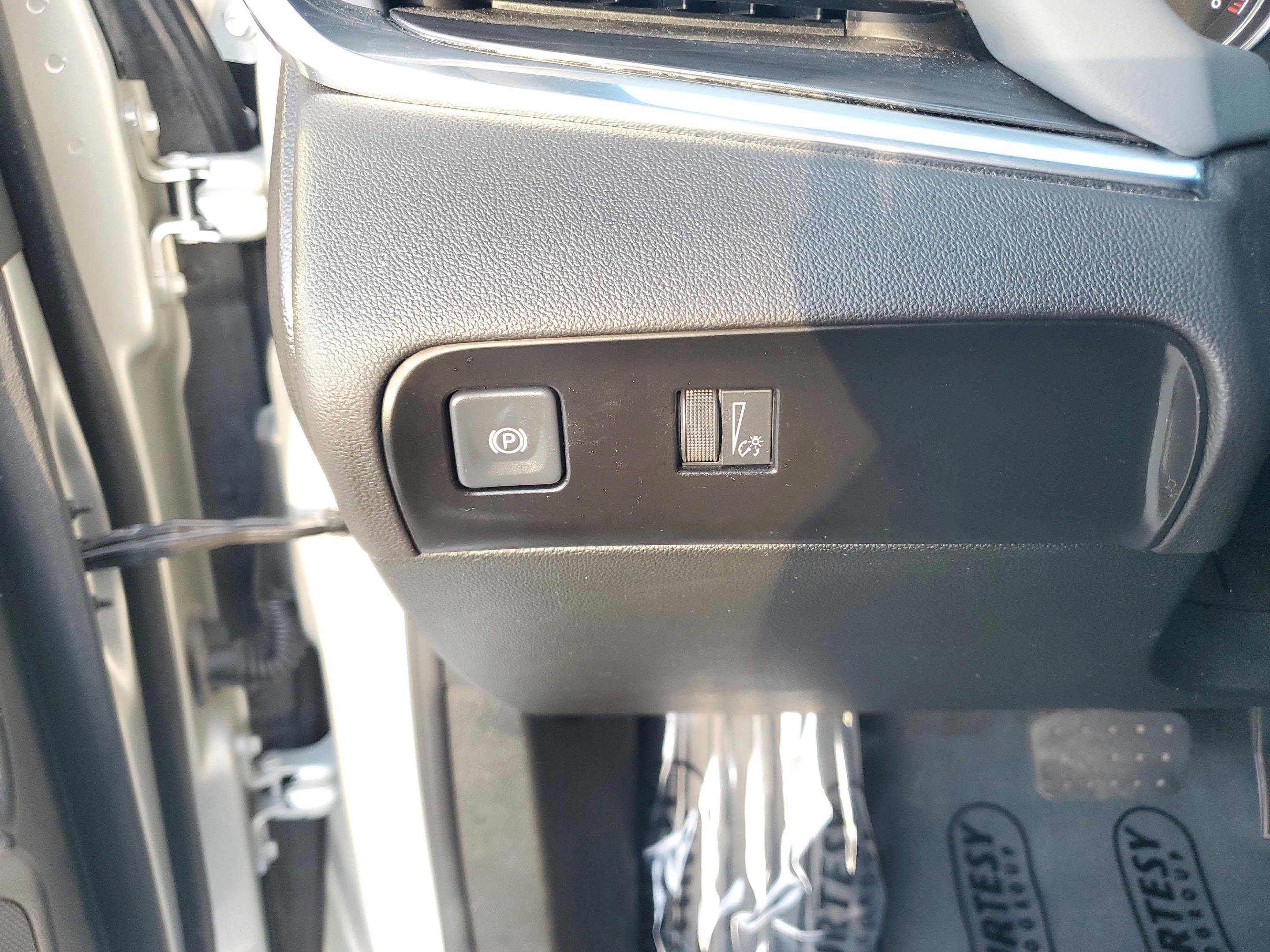 Used 2022 Buick Enclave Essence w/ Sport Touring Edition image 30