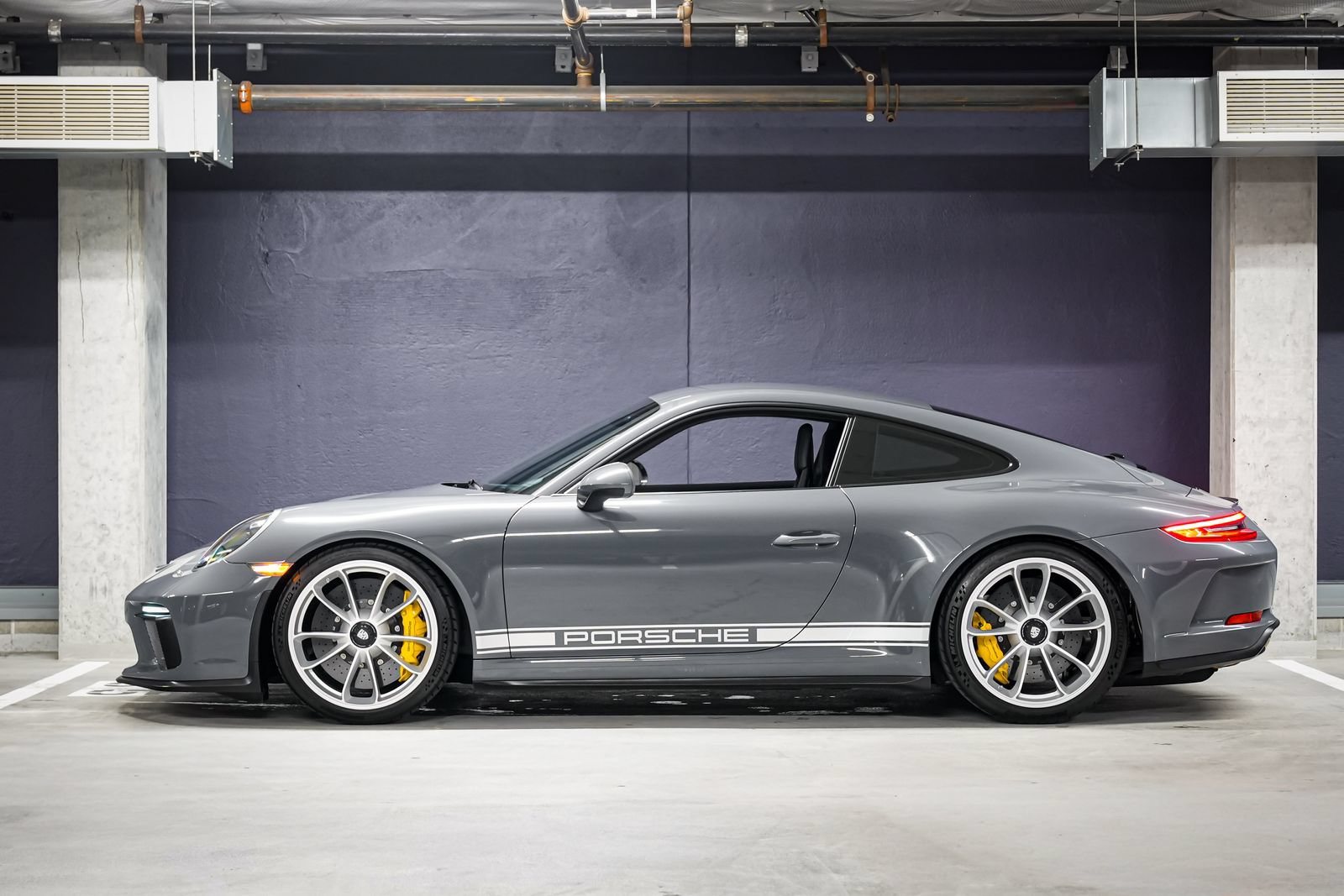Used 2018 Porsche 911 GT3 RWD image 8
