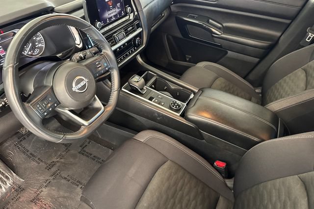 Used 2024 Nissan Pathfinder SV AWD/4WD image 11
