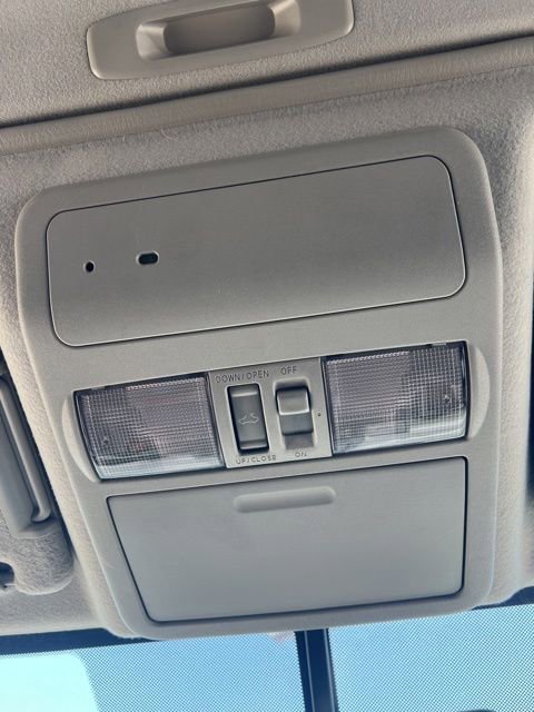 Used 2011 Nissan Frontier SL w/ Moonroof Pkg AWD/4WD image 16