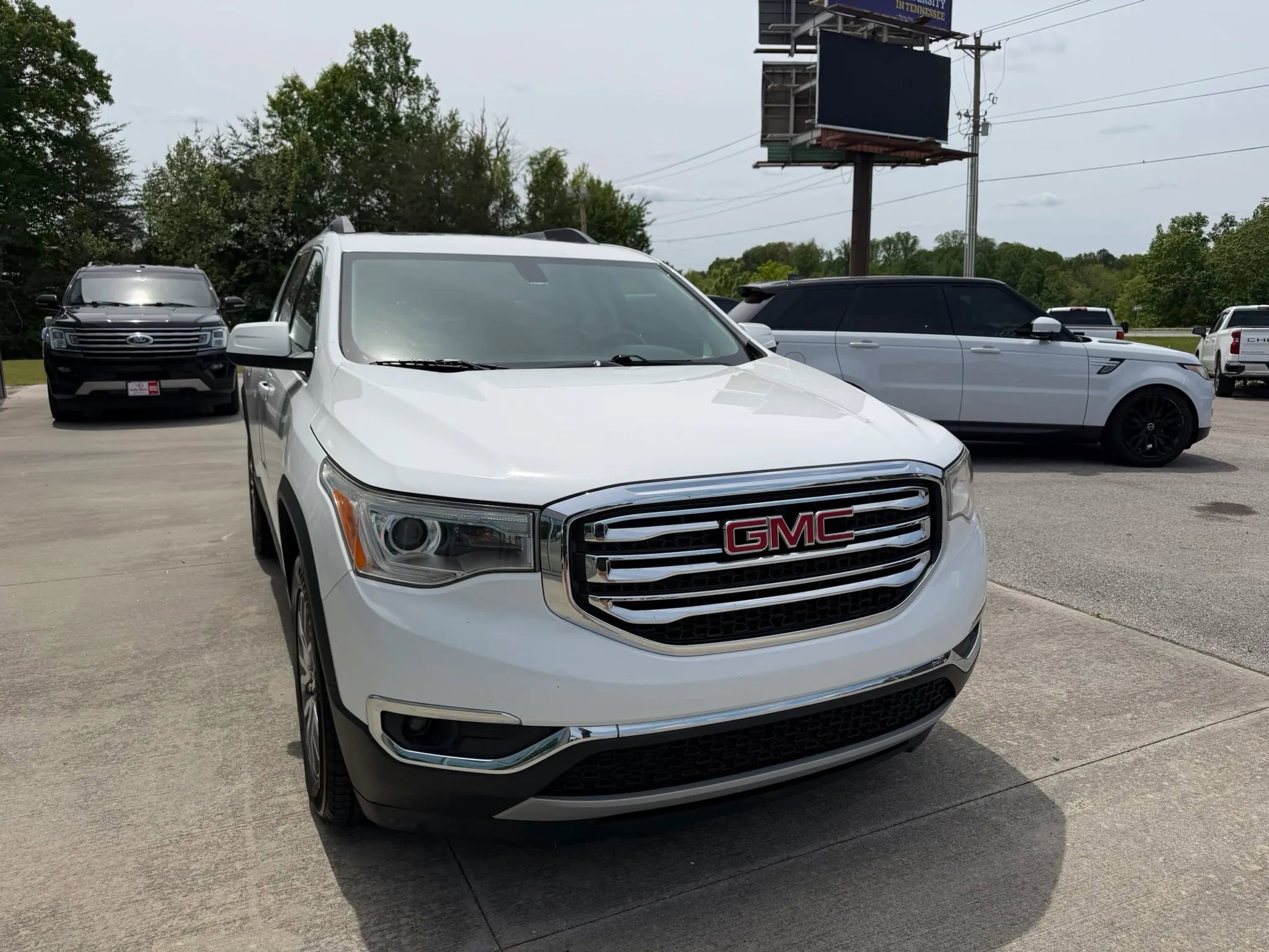 Used 2017 GMC Acadia SLE w/ Driver Alert Package I AWD/4WD image 28