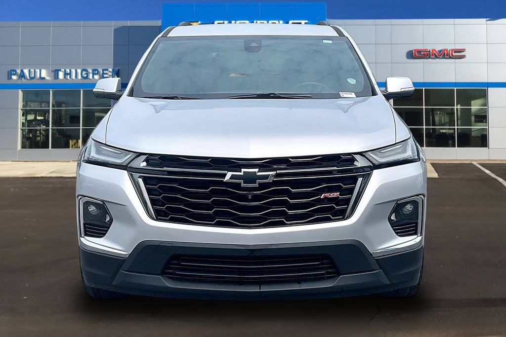 Used 2022 Chevrolet Traverse RS FWD image 2
