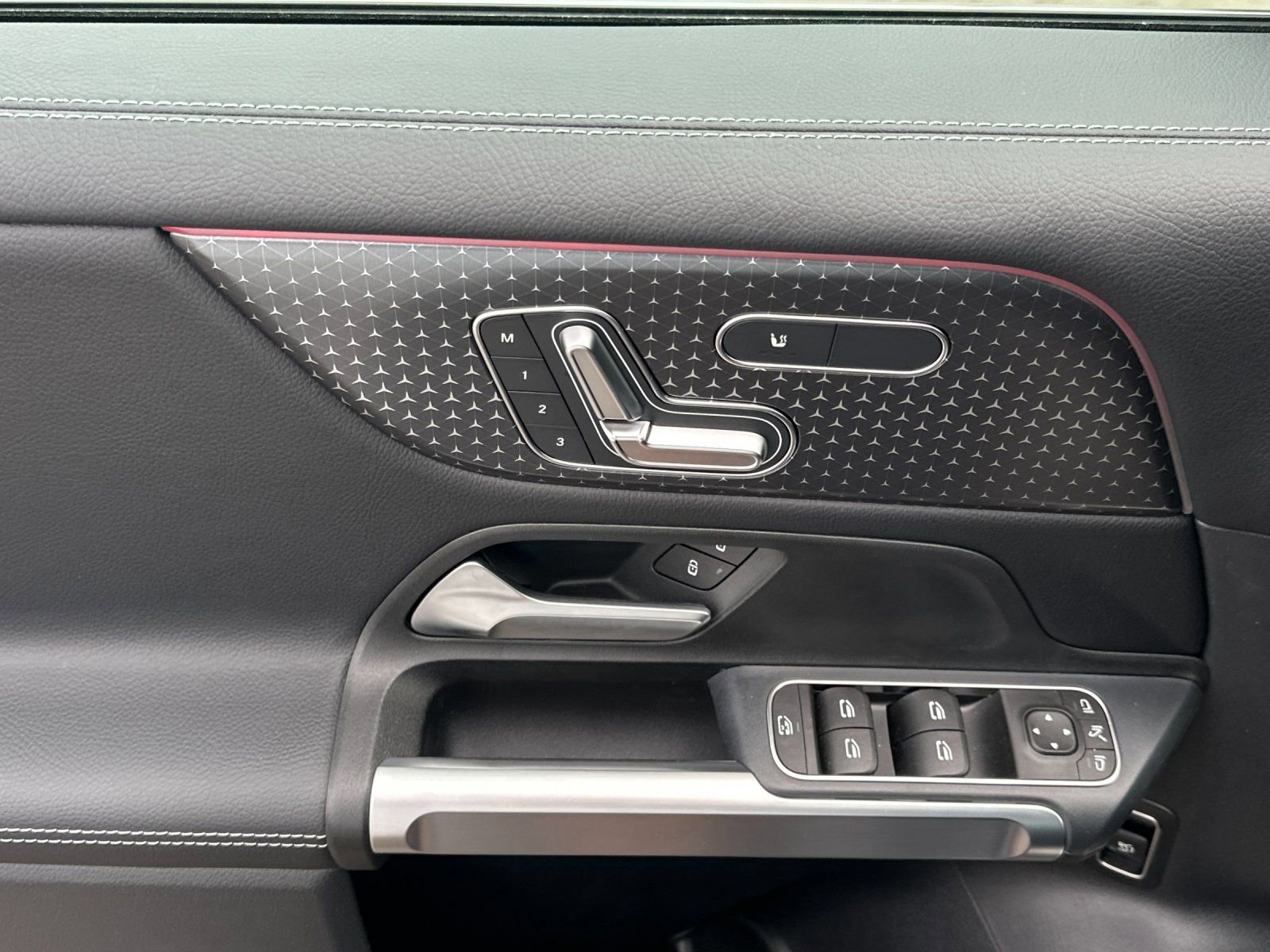 Certified 2026 Mercedes-Benz GLB 250 4MATIC image 10