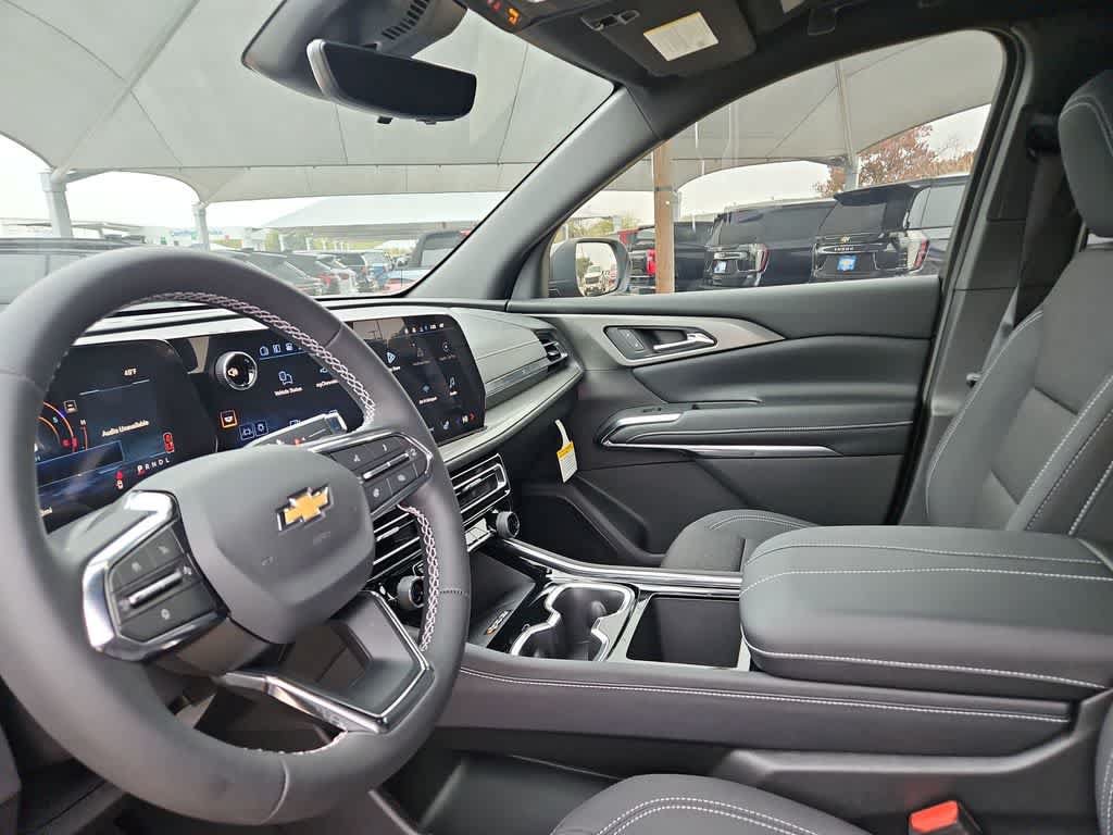 Used 2026 Chevrolet Traverse LT w/ Driver Confidence Package FWD image 10