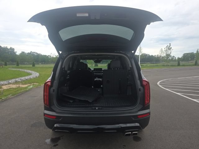 Used 2022 Kia Telluride EX w/ EX Premium Package AWD/4WD image 10