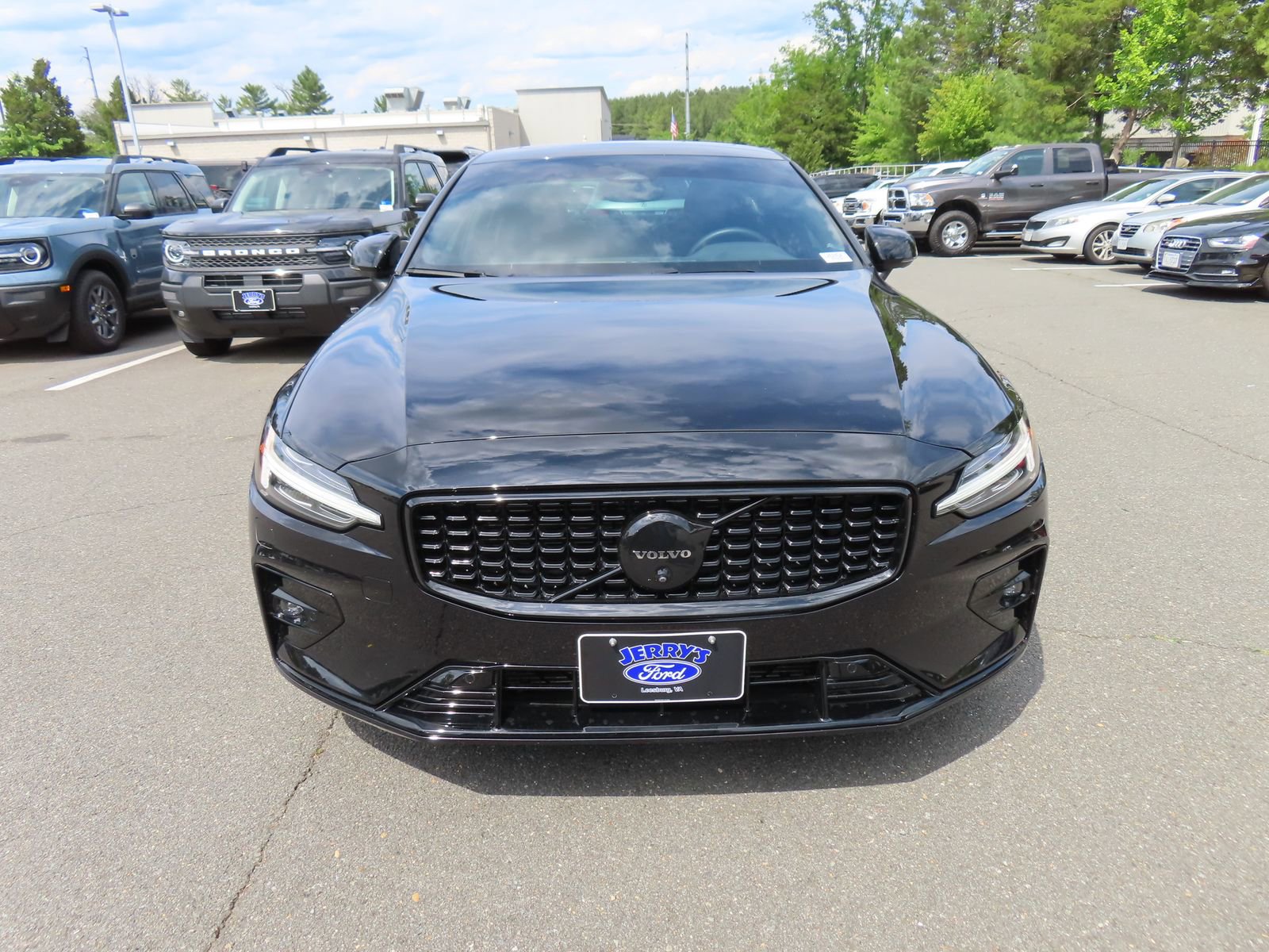 Used 2024 Volvo S60 B5 Plus w/ Climate Package AWD/4WD image 2