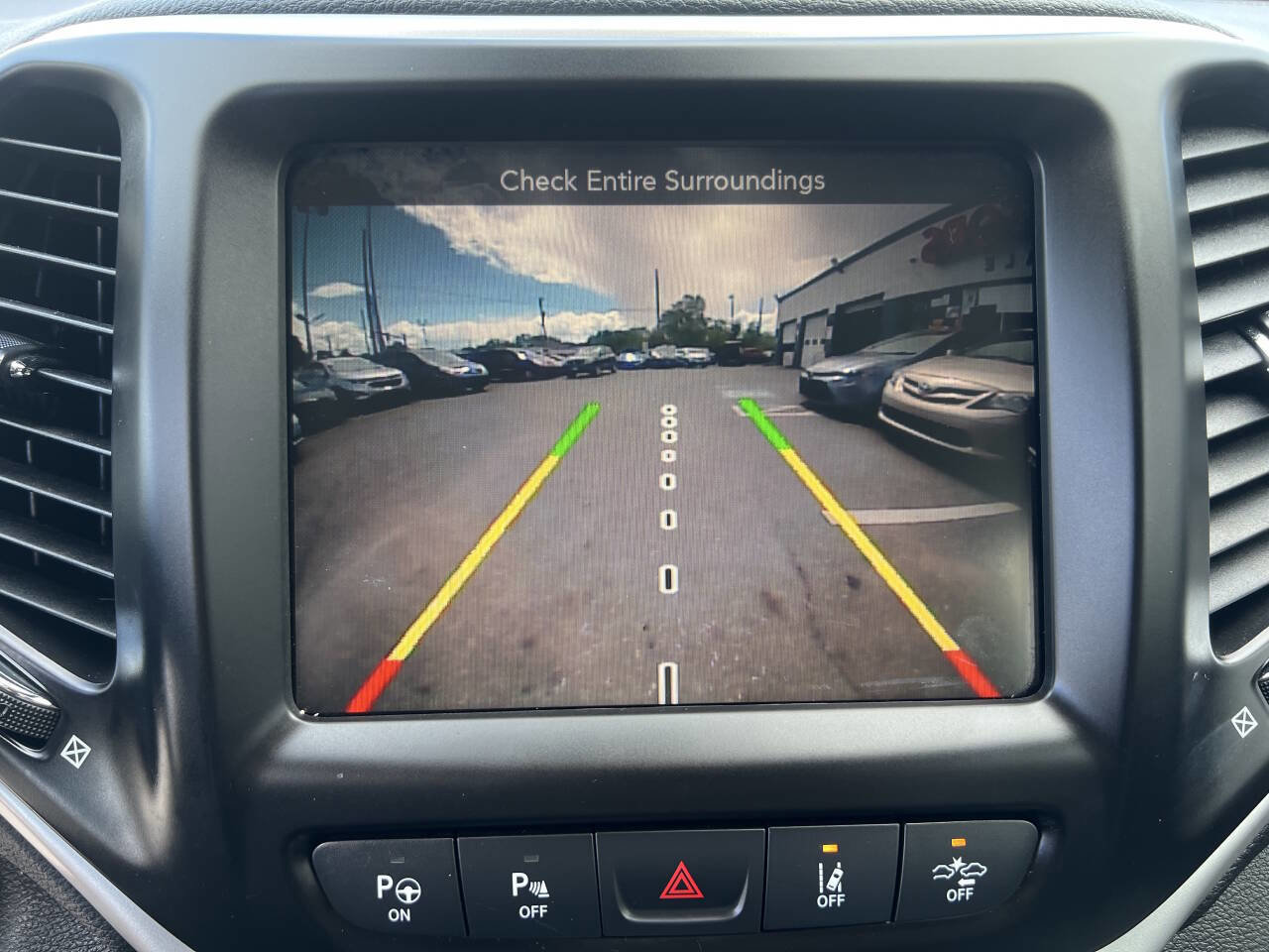 Used 2014 Jeep Cherokee Limited w/ Technology Group image 13