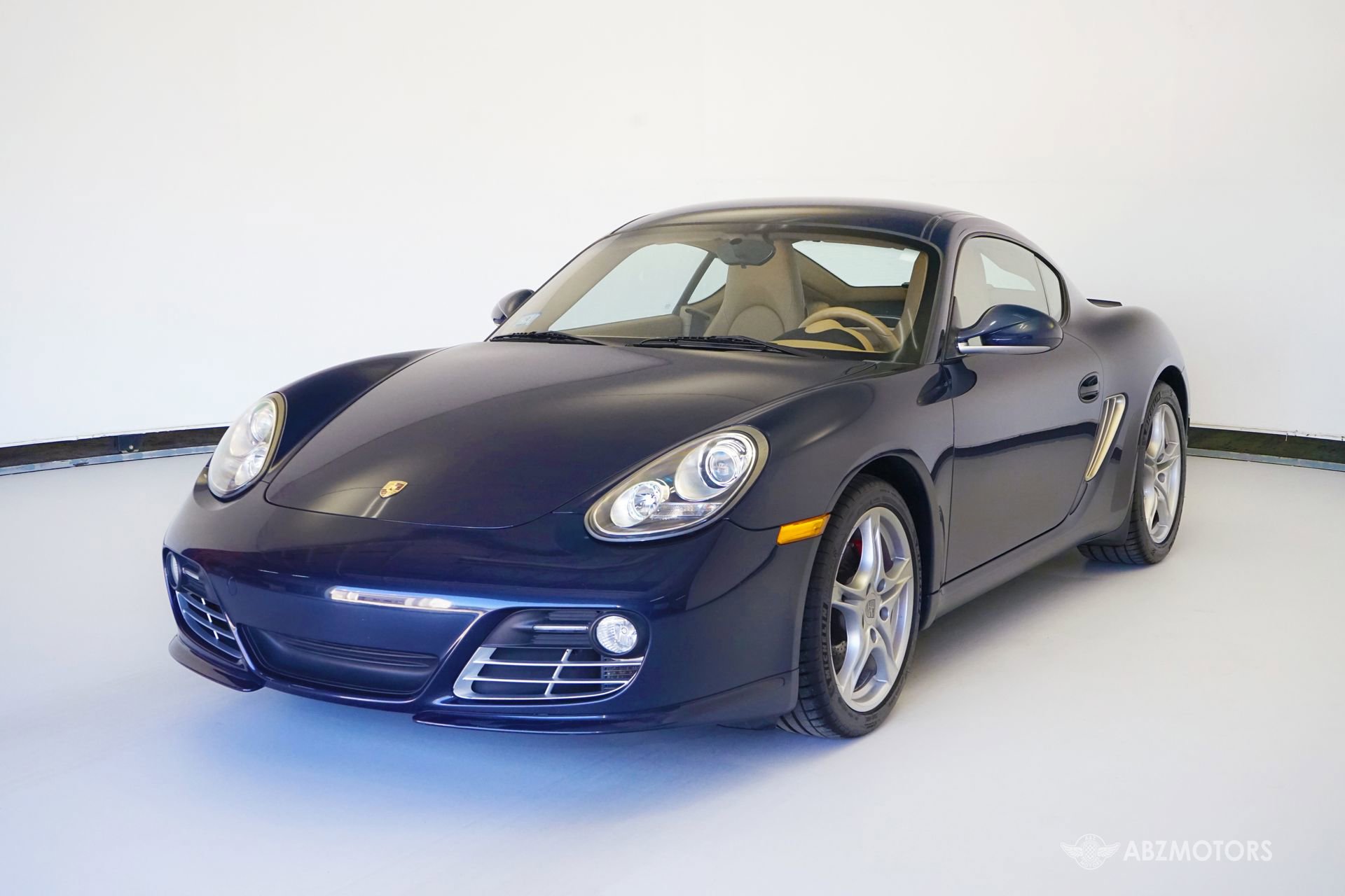 Used 2010 Porsche Cayman S image 2
