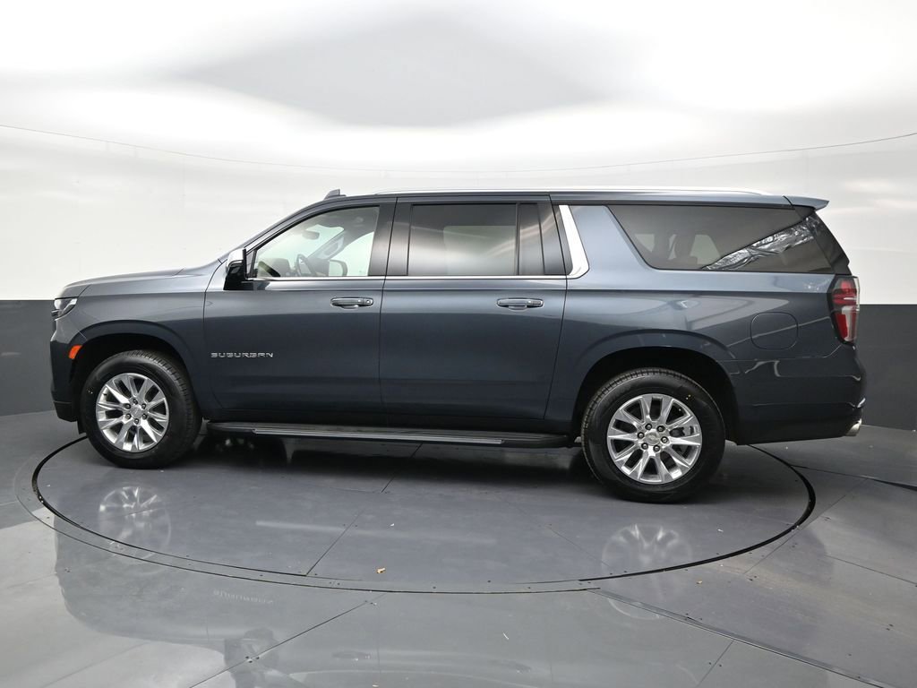 Used 2021 Chevrolet Suburban Premier w/ Premium Package RWD image 2