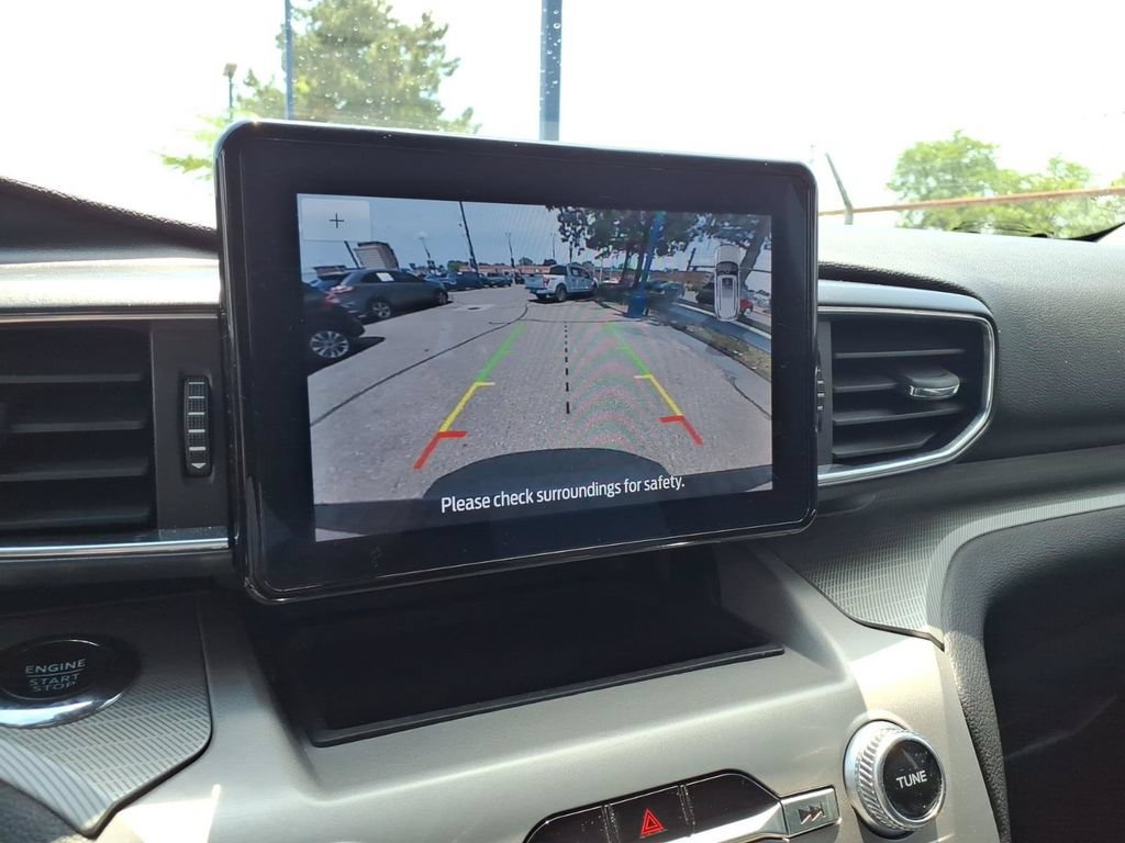 Used 2023 Ford Explorer XLT w/ Equipment Group 202A AWD/4WD image 22