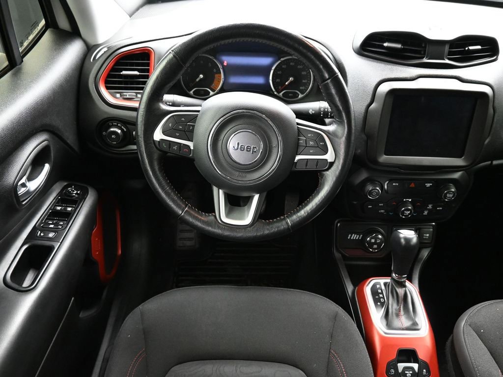 Used 2020 Jeep Renegade Trailhawk w/ UConnect 8.4 Nav Group AWD/4WD image 11