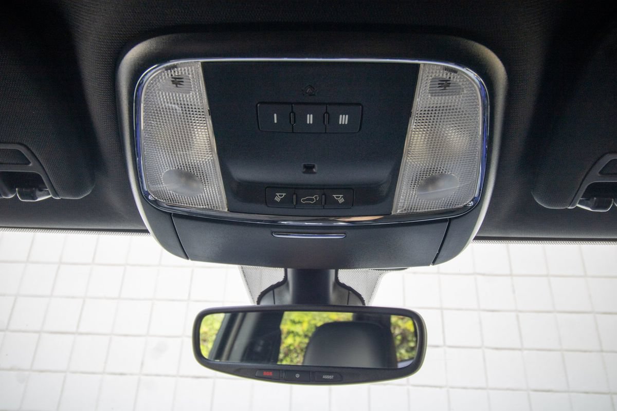Used 2020 Jeep Grand Cherokee Altitude RWD image 39