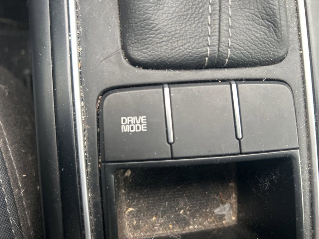 Used 2019 Kia Sorento LX image 8