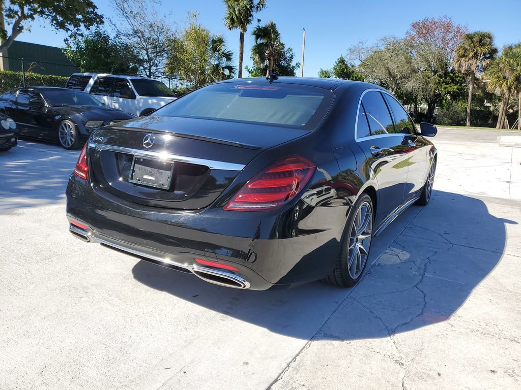 Used 2020 Mercedes-Benz S 560 Sedan image 4