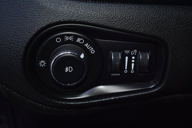 Used 2017 Jeep Renegade Limited image 15