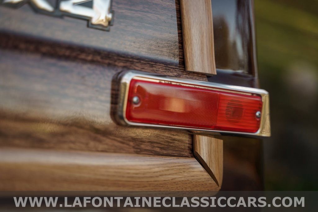 Used 1991 Jeep Grand Wagoneer image 29