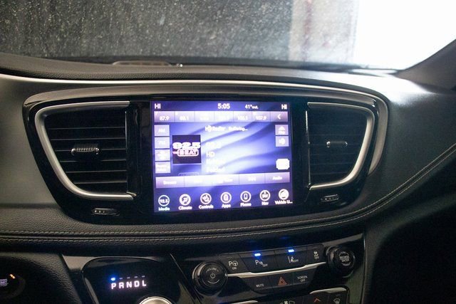 Used 2019 Chrysler Pacifica Limited w/ Advanced Safetytec Group image 33