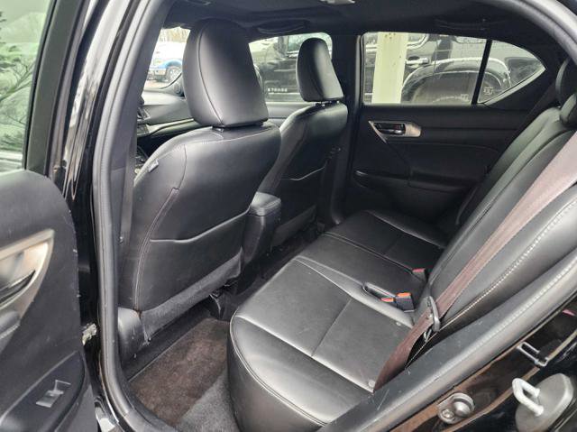 Used 2017 Lexus CT 200h image 12