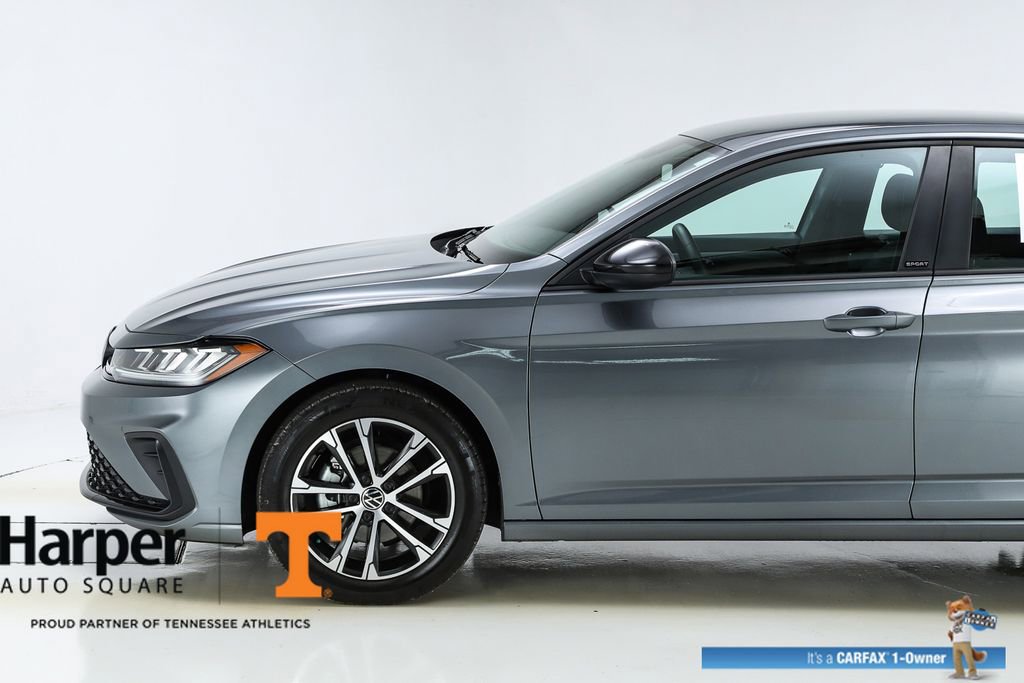 Used 2025 Volkswagen Jetta Sport image 39