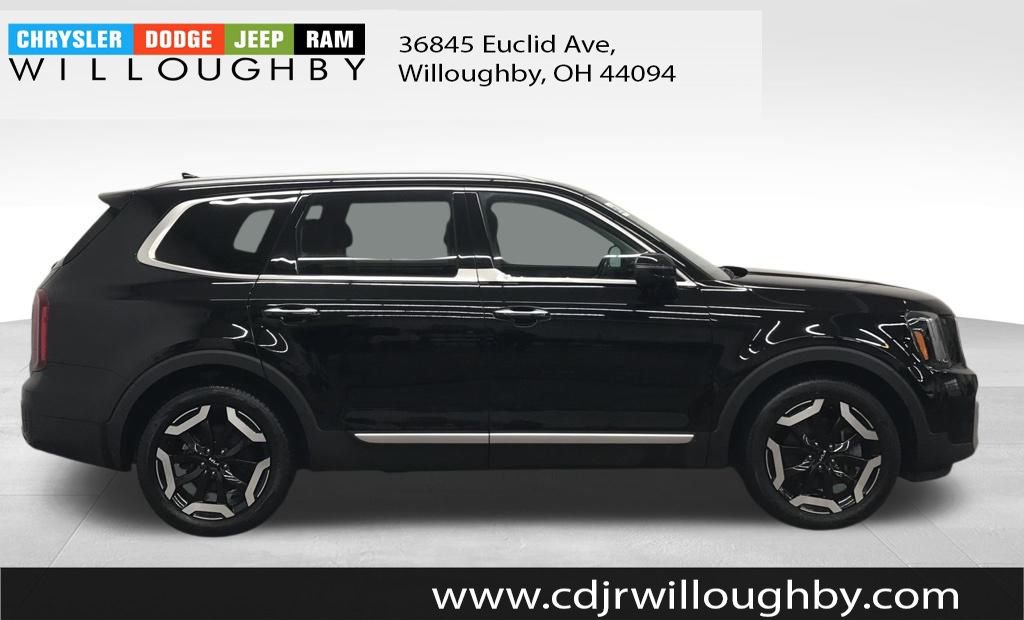 Used 2024 Kia Telluride S w/ S Sunroof Package image 4