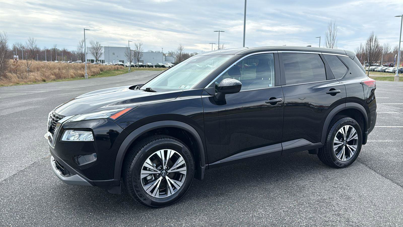 Used 2023 Nissan Rogue SV image 12