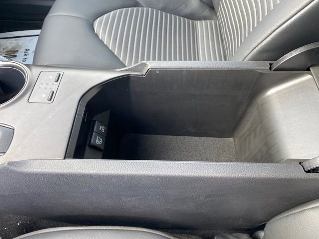 Used 2023 Toyota Camry SE image 12