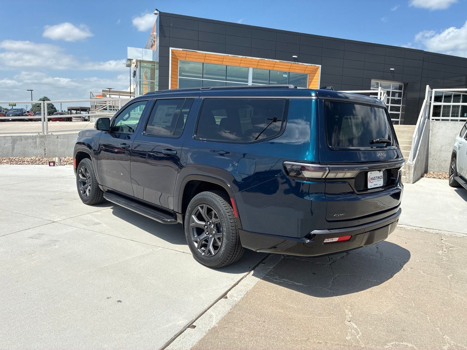 New 2026 Jeep Grand Wagoneer L Limited AWD/4WD image 3