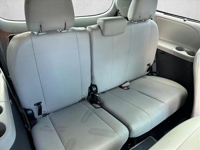 Used 2015 Toyota Sienna XLE image 22