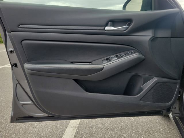 Used 2024 Nissan Altima 2.5 SV image 16