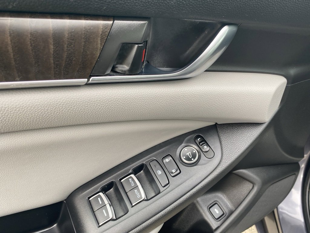 Used 2019 Honda Accord EX image 20