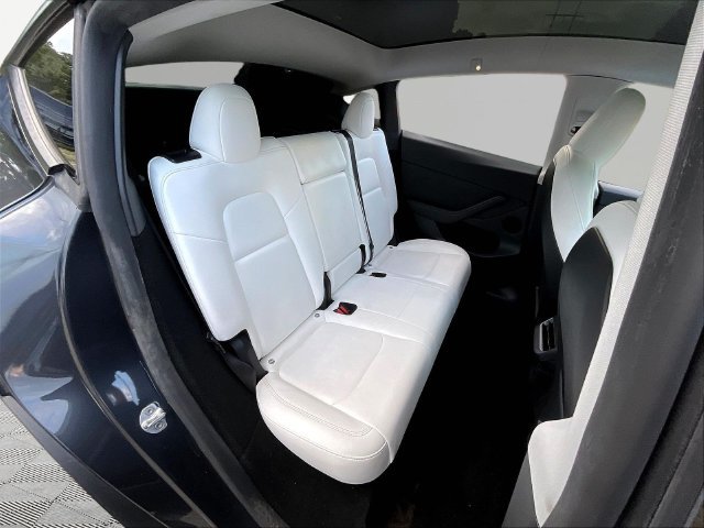 Used 2024 Tesla Model Y Long Range RWD image 24